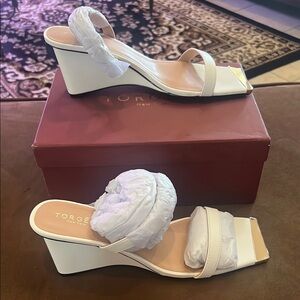 Torgeis Magnifica White Wedge Sandals for Women Size 11 New in box